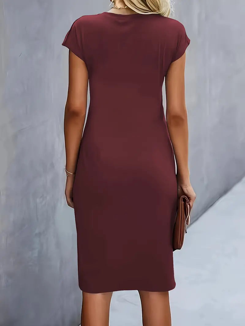 Abito midi donna marrone, maniche corte, design semplice ed elegante, perfetto per occasioni casual e formali. Tessuto morbido e confortevole.