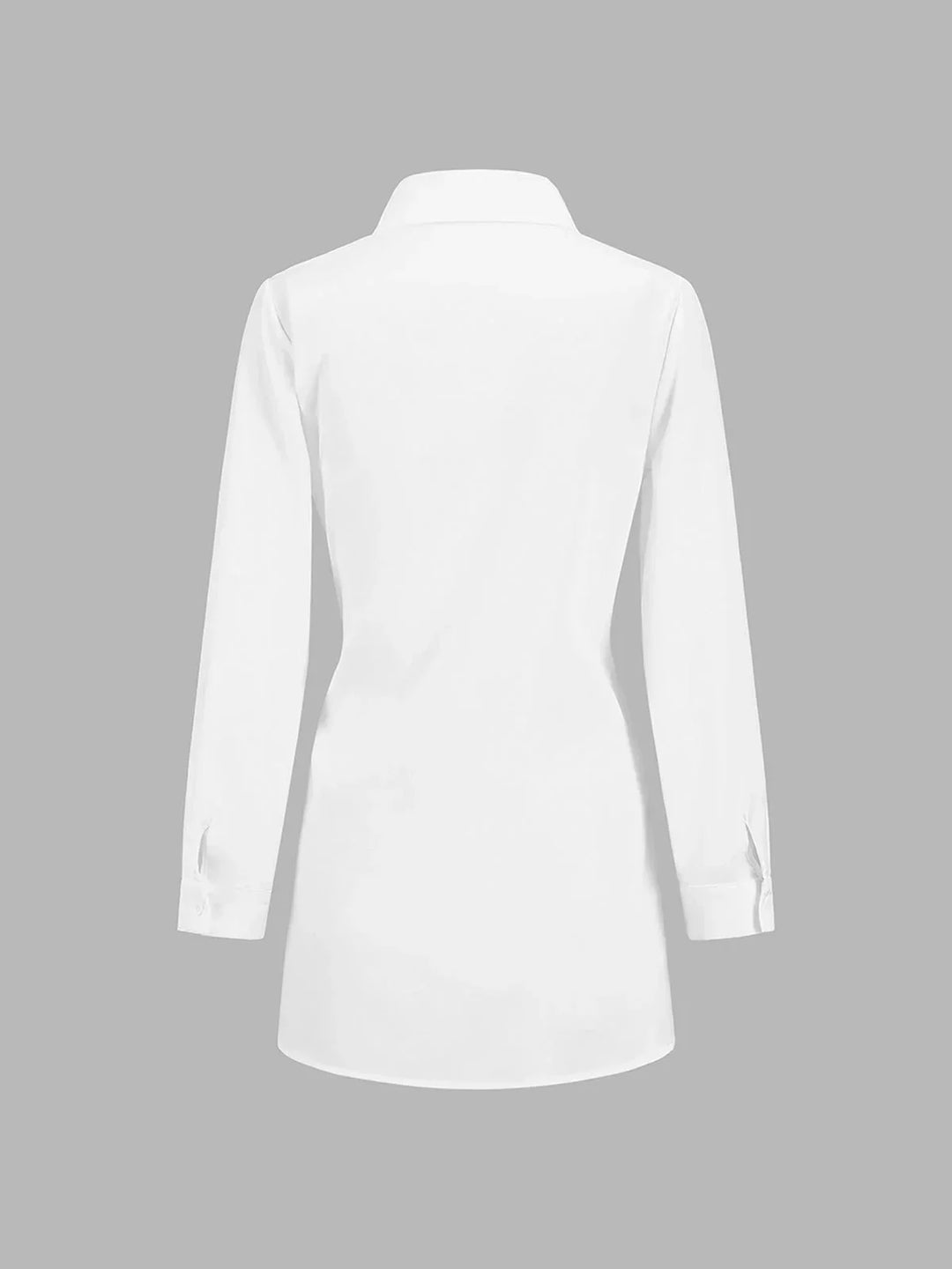 Blouse femme en coton léger, nouée devant, avec manches boutonnées pour un style décontracté et élégant.