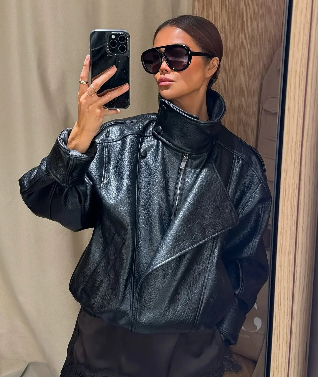 Giacca Donna in Similpelle Collo Alto Zip Vestibilità Ampia - Vesarelli