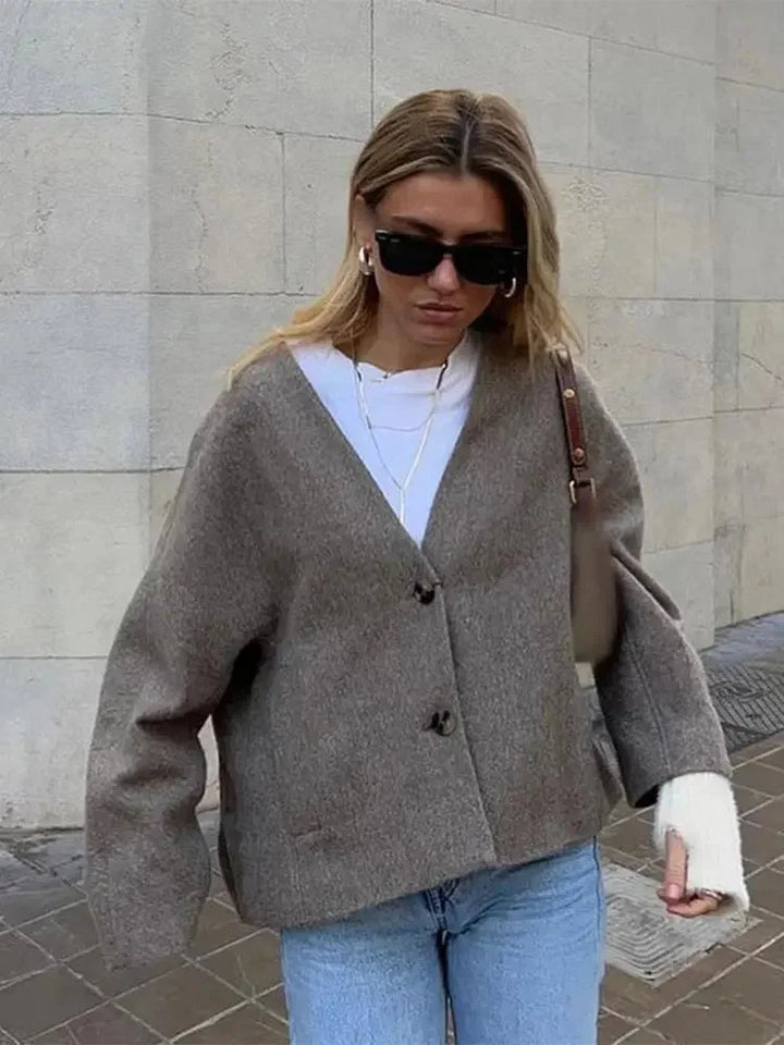 Cardigan femme kaki, coupe décontractée avec boutons, en mélange de coton, parfait pour les tenues quotidiennes.
