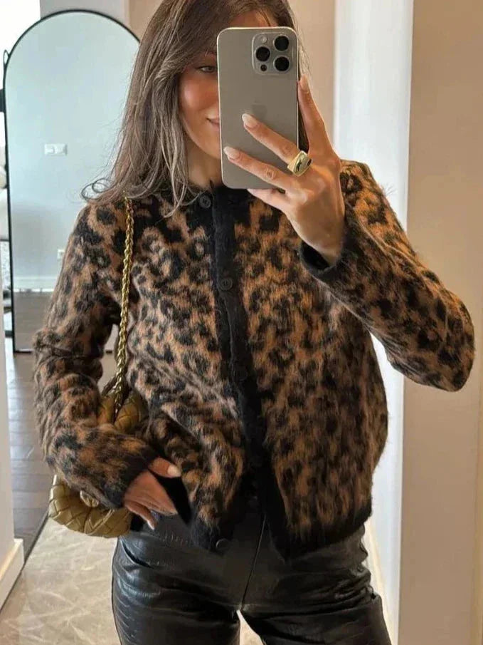 Cardigan femme à manches bouffantes, motif léopard, en tricot doux, parfait pour les tenues de mi-saison.
