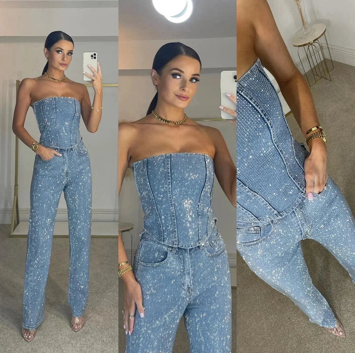 Combinaison soirée femme bleu denim, bustier, jambes larges, en tissu léger et fluide.