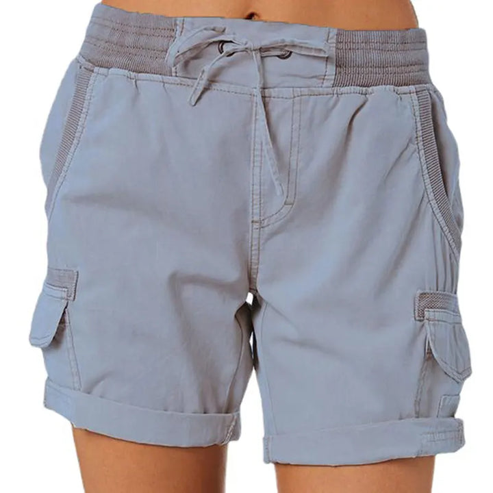 Shorts cargo donna grigi, tasche laterali, elastico in vita, cotone leggero, stile casual estivo, moda femminile, abbigliamento comodo.
