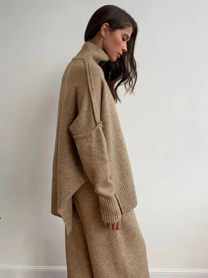 Ensemble femme marron col roulé, coupe ample, en matière douce, adapté pour le quotidien et les occasions décontractées.