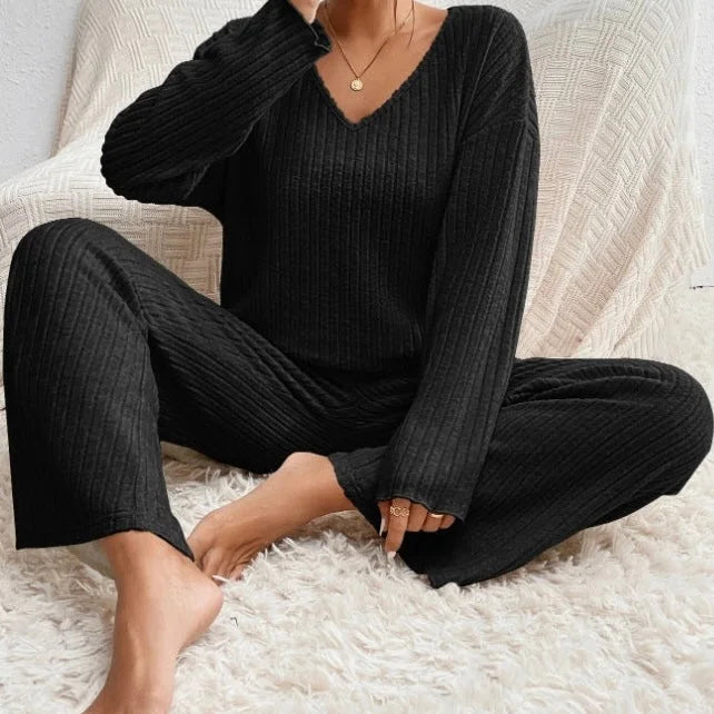 Ensemble femme marron à manches longues, col en V, en mélange de coton, adapté pour un usage quotidien.