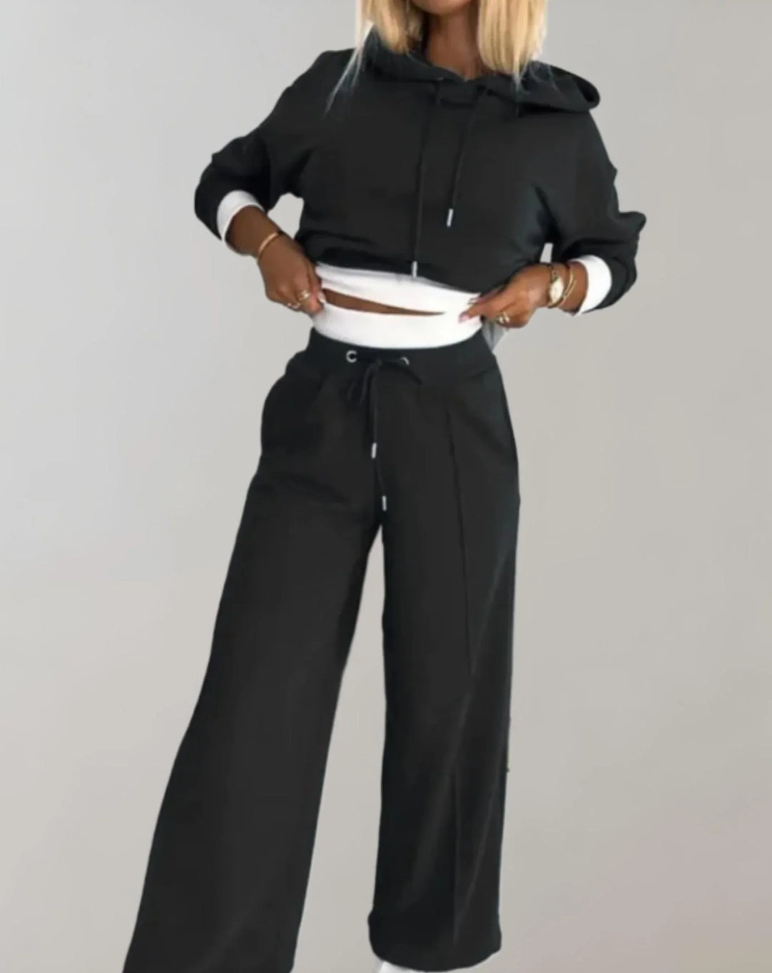 Completo Donna con Felpa Cappuccio e Pantaloni Larghi - Vesarelli