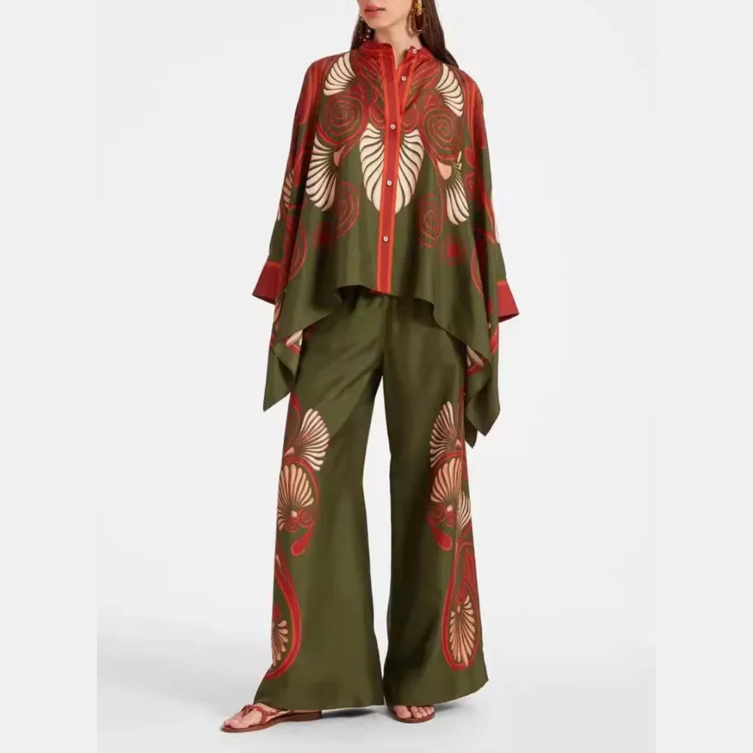Ensemble femme boho chic vert, en coton léger, avec motifs floraux, idéal pour le printemps et les journées ensoleillées.
