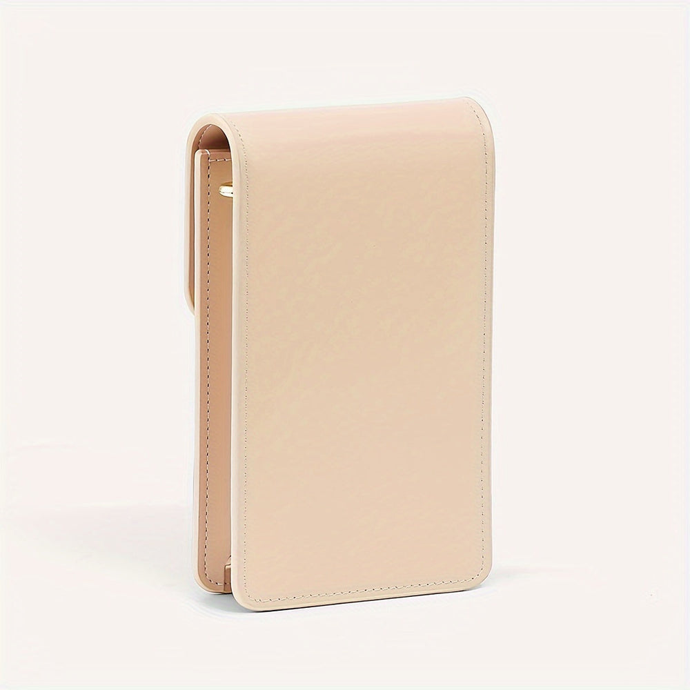 Custodia per smartphone in pelle beige, design elegante e minimalista, ideale per protezione e stile. Accessorio moda essenziale per dispositivi mobili.