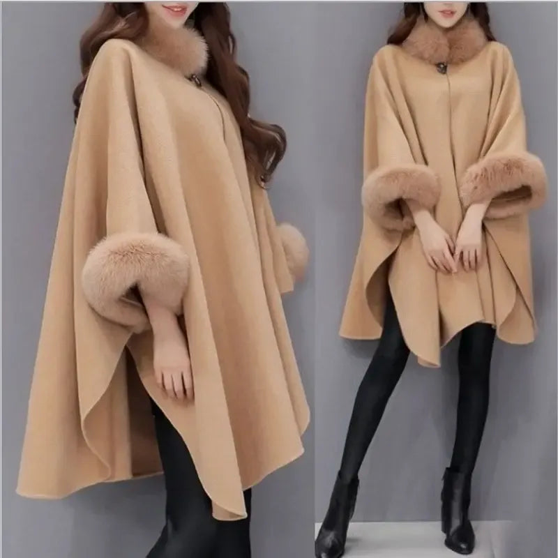 Mantella Donna in Lana con Bordo in Ecopelliccia Elegante - Vesarelli
