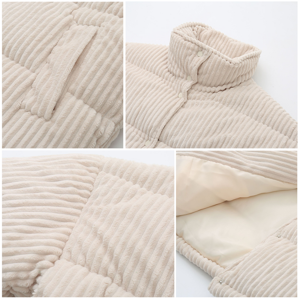 Giacca trapuntata beige in velluto a coste, collo alto, dettagli tasca e fodera interna. Moda invernale, abbigliamento caldo e confortevole.