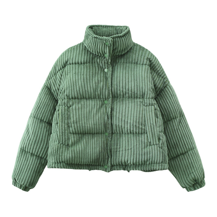 Giacca trapuntata verde in velluto a coste, design invernale, chiusura a bottoni, colletto alto, tasche frontali, moda donna, abbigliamento caldo.