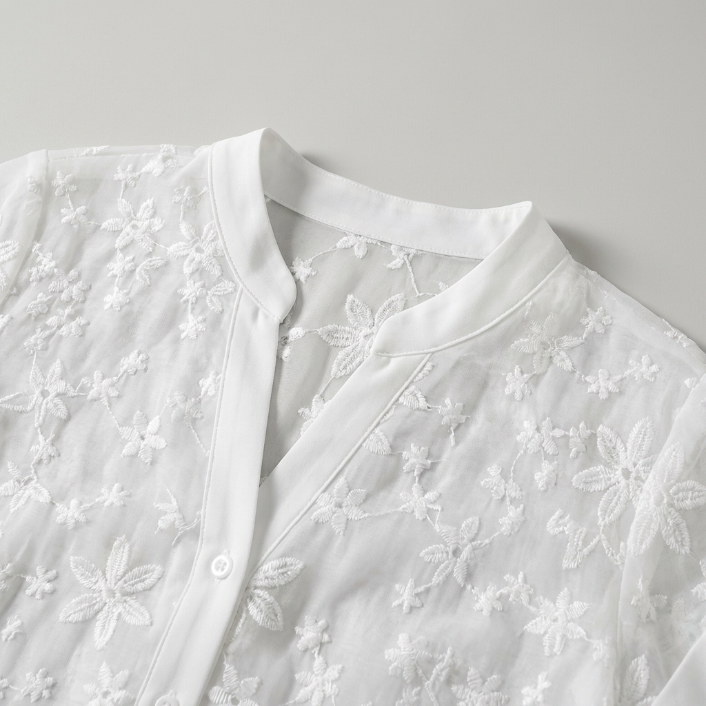 Donna in Pizzo Floreale Elegante - Vesarelli