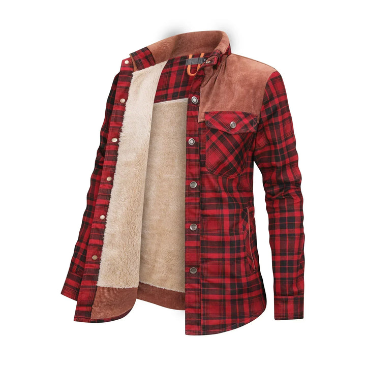 Camicia a quadri rossa e nera da uomo, foderata in pelliccia sintetica, con bottoni a pressione e dettagli in pelle scamosciata. Moda autunnale casual.