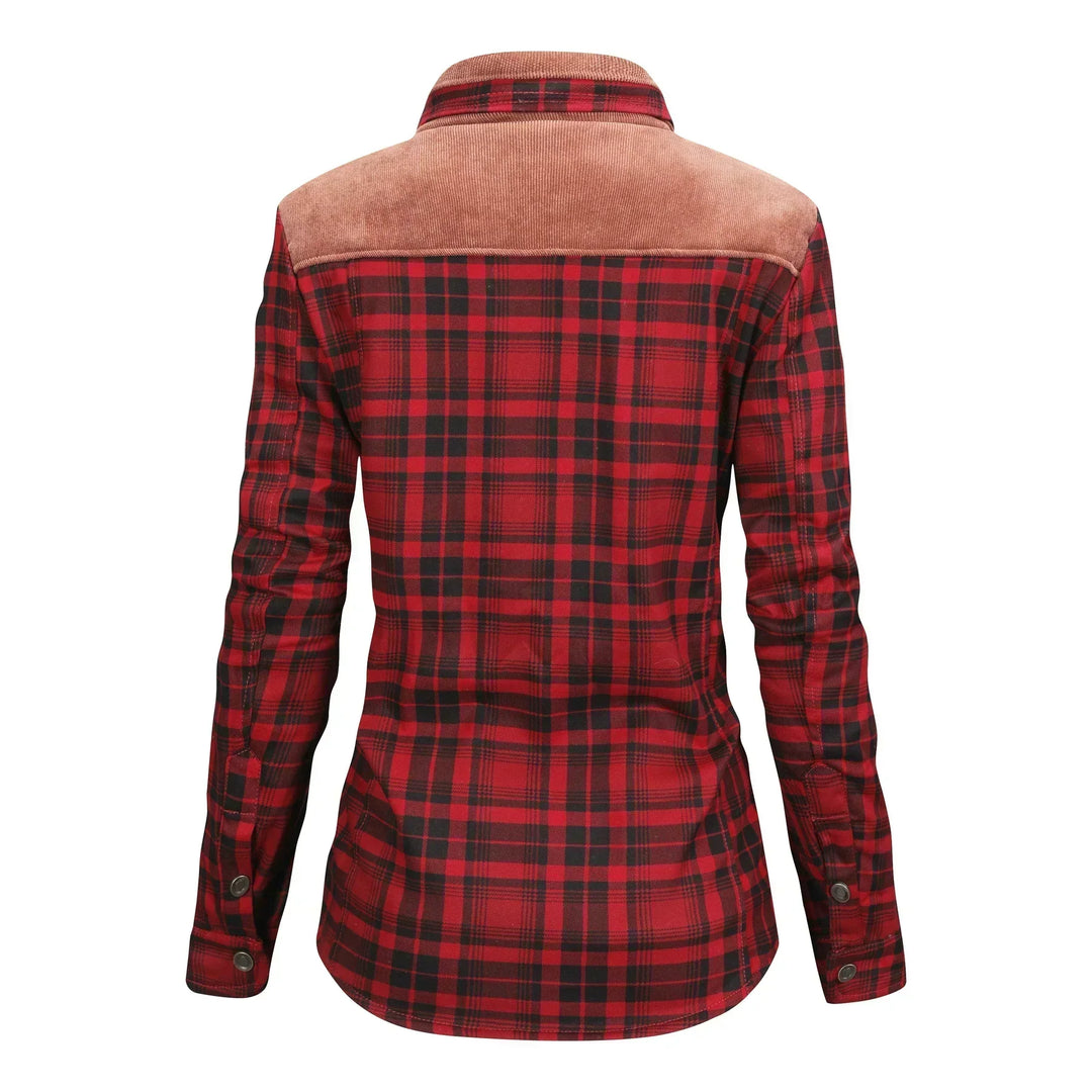 Camicia donna a quadri rossi e neri, maniche lunghe, colletto classico, dettaglio in velluto marrone sulle spalle, stile casual autunnale.