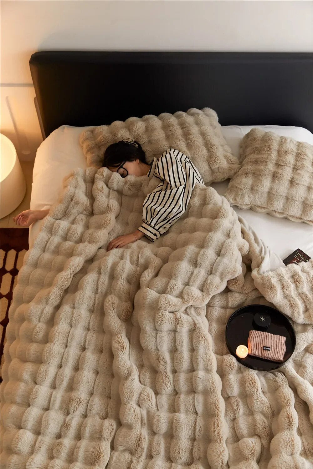 Coperta Morbida in Tessuto Accogliente Unisex - Vesarelli