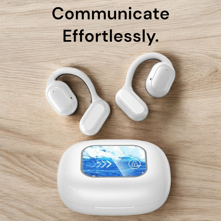 Auricolari wireless bianchi con custodia di ricarica su sfondo in legno chiaro, testo "Communicate Effortlessly" sopra. Design moderno e compatto.