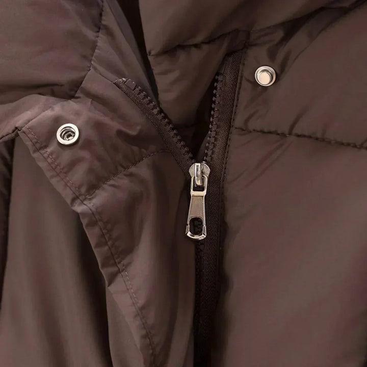 Manteau d'hiver femme blanc avec ceinture et col élégant, en mélange de laine pour une protection contre le froid.
