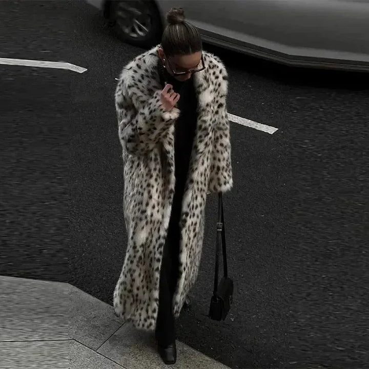 Manteau long femme à imprimé léopard, coupe moderne, en tissu doux, adapté à diverses occasions.