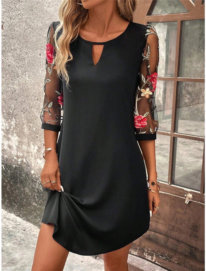 Mini abito donna in rete con ricamo floreale scollo rotondo - Vesarelli