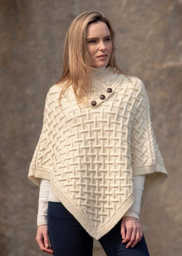 Poncho Donna in Lana Merino Morbida Stile Elegante - Vesarelli