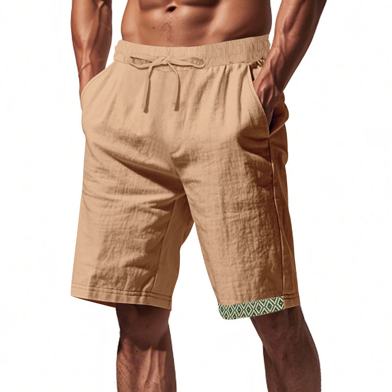 Shorts da uomo beige in lino, con tasche laterali e cintura elastica con laccio. Design casual estivo, ideale per spiaggia e tempo libero.