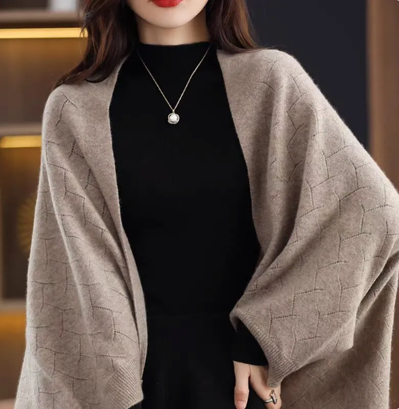 Poncho Donna Lavorato a Maglia con Chiusura a Bottoni Elegante - Vesarelli