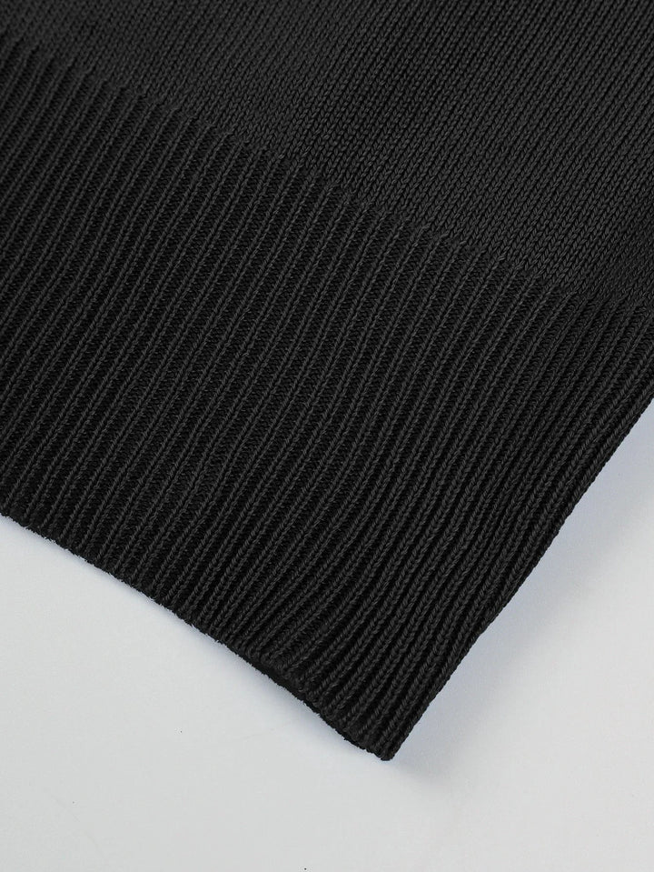 Pull col roulé en mailles doux avec épaules dénudées, idéal pour l'automne, alliant confort et style décontracté.