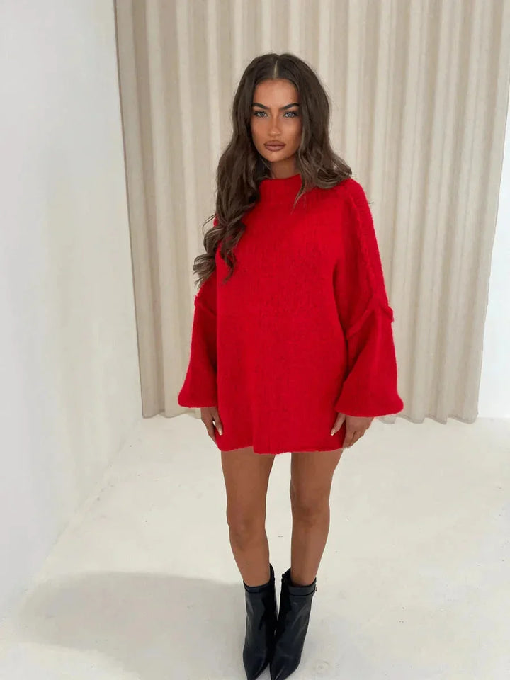 Pull ample beige pour femme avec col roulé, en coton doux et respirant.