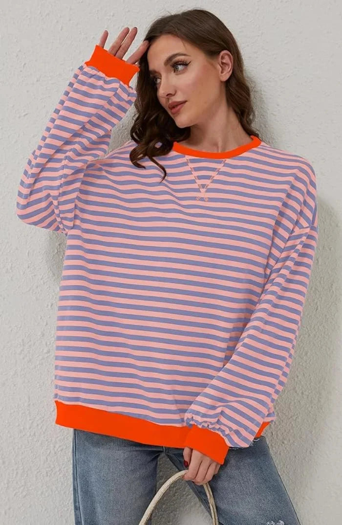 Pull ample à rayures noir et rouge, en maille douce, pour un style décontracté au quotidien.