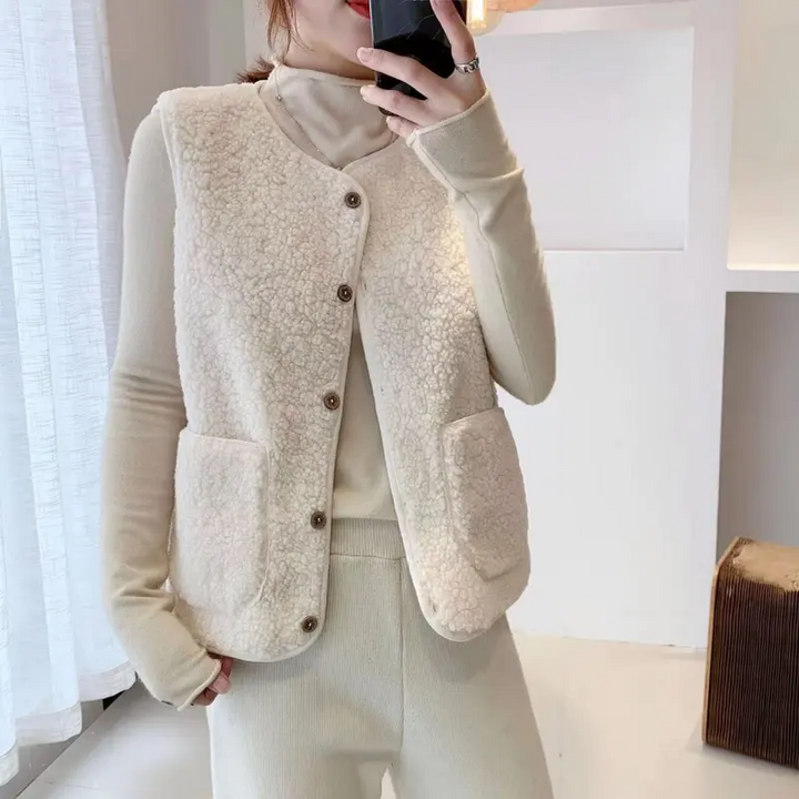 Gilet Donna in Sherpa con Bottoni Vestibilità Comoda - Vesarelli