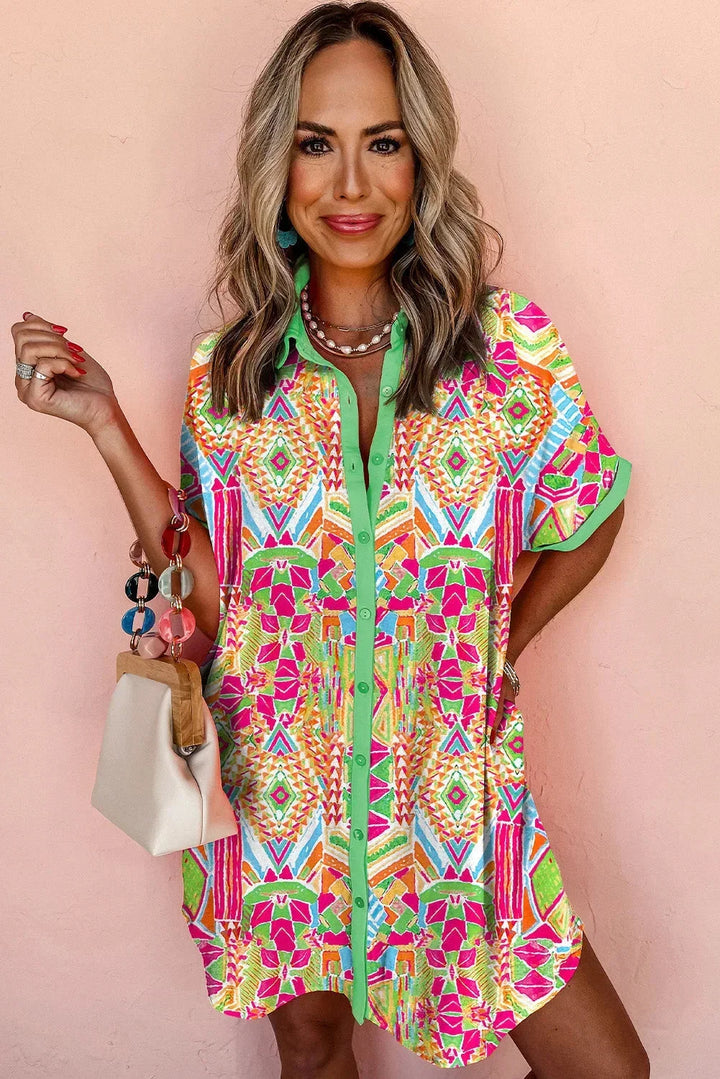 Robe chemise bohème imprimée, en coton léger, boutons sur le devant, manches courtes, idéale pour les journées d'été.