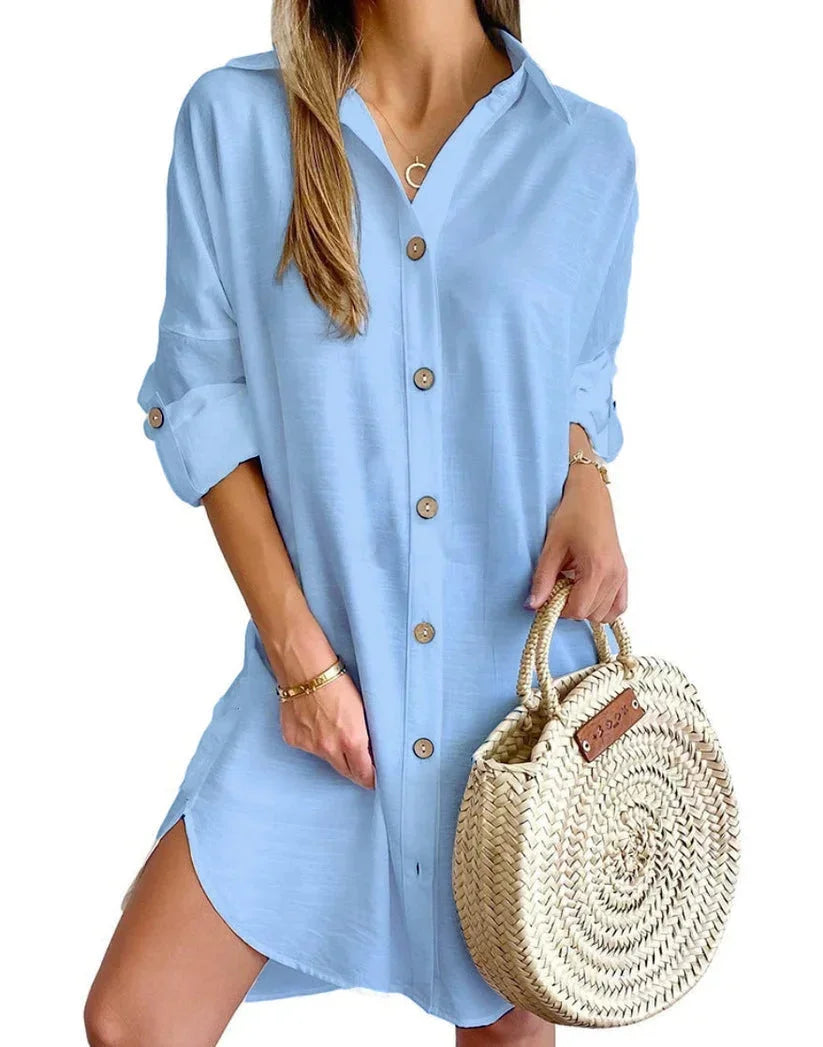 Robe chemise mini boutonnée en tissu léger, avec col classique et manches longues, idéale pour le quotidien.