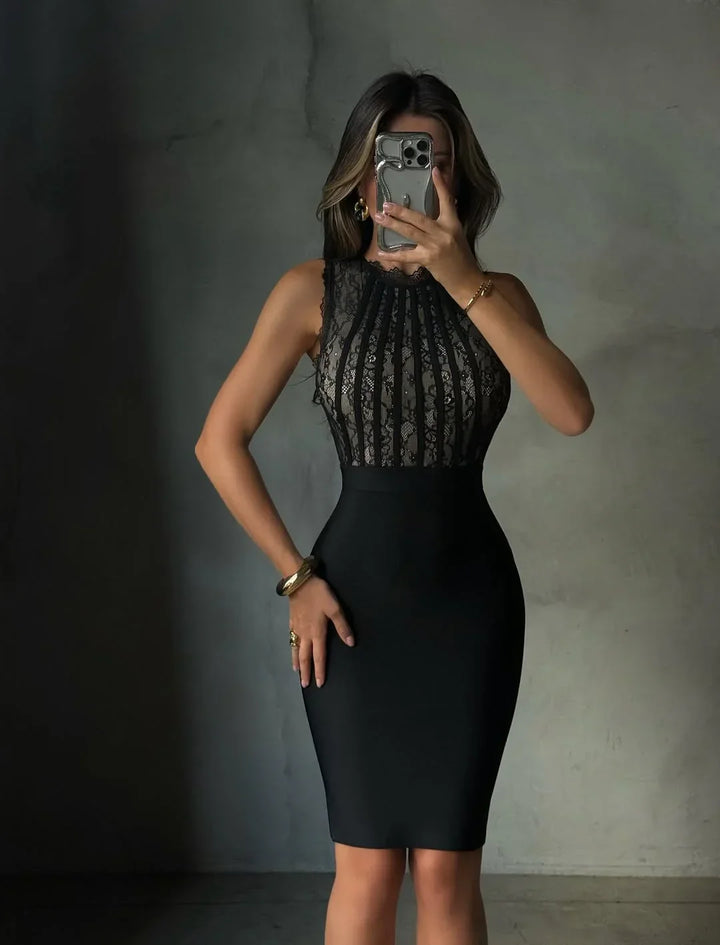Abito Corto Donna in Pizzo Vestibilità Slim - Vesarelli