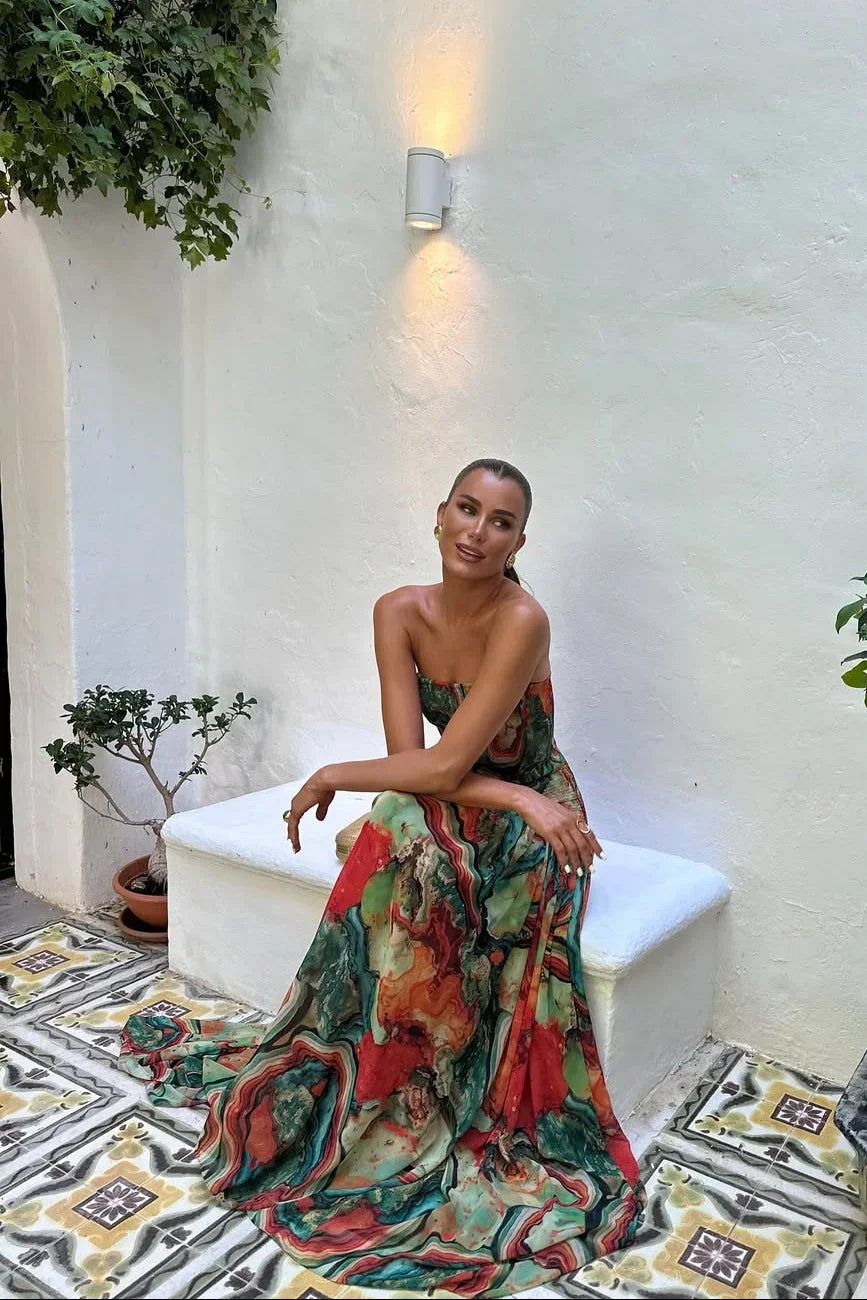 Robe d'été multicolore à bustier, en coton léger, avec motifs floraux et coupe fluide parfaite pour les journées…