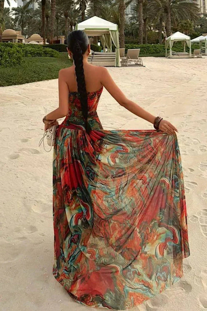 Robe d'été multicolore pour femme, en coton léger, avec bustier ajusté et motifs floraux. Idéale pour les journées…