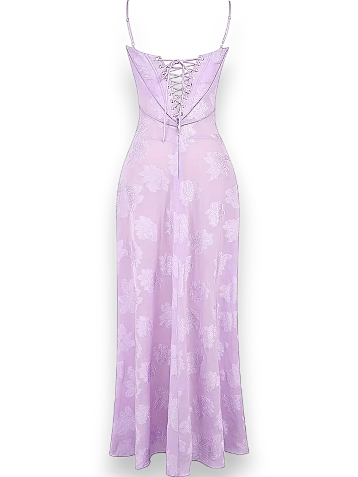Robe longue en coton avec broderie florale délicate et bretelles fines pour un look élégant et raffiné.
