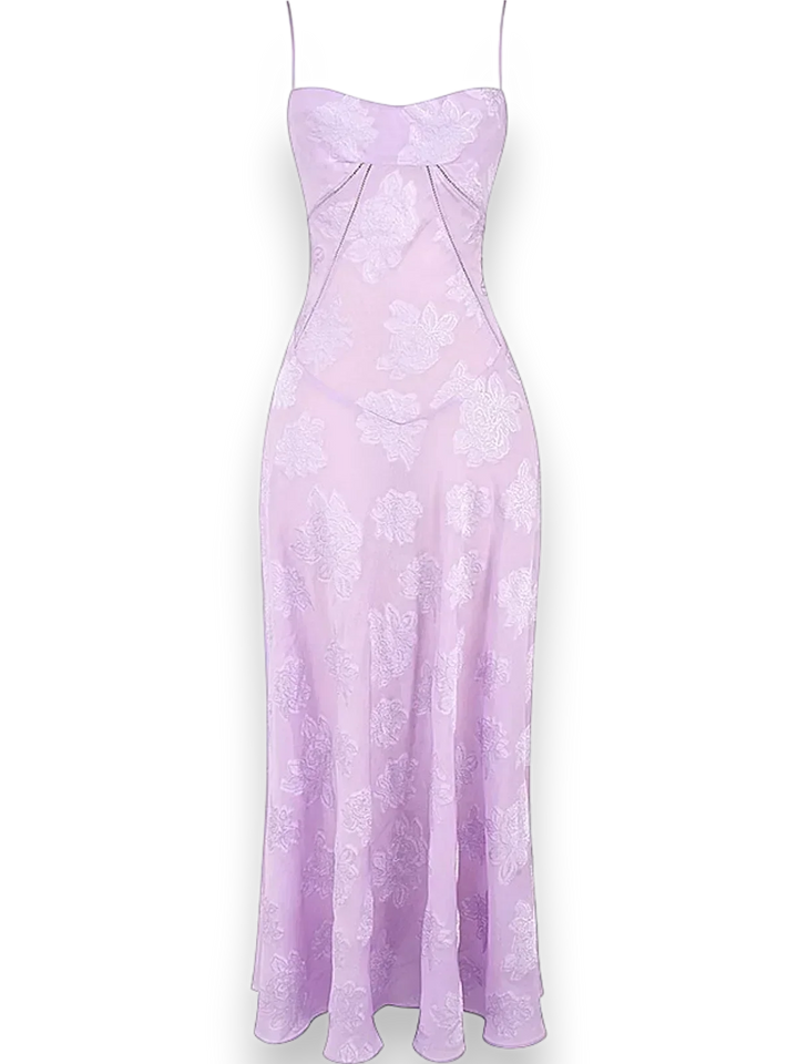 Robe longue en tissu léger avec broderie florale délicate et bretelles fines pour un style élégant et féminin.