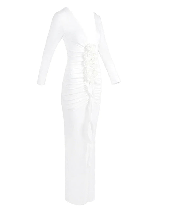 Robe longue blanche pour femme, manches longues, en coton léger, avec une coupe fluide et un décolleté en V.