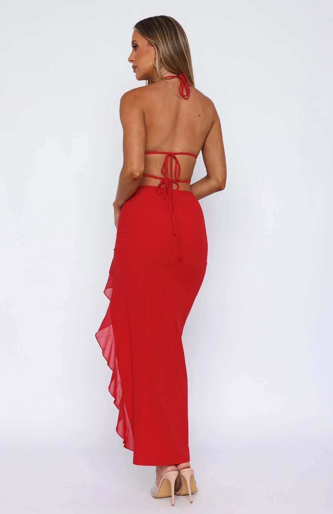 Robe longue femme à bretelles, décolleté plongeant, en tissu léger avec une coupe fluide pour un confort optimal.