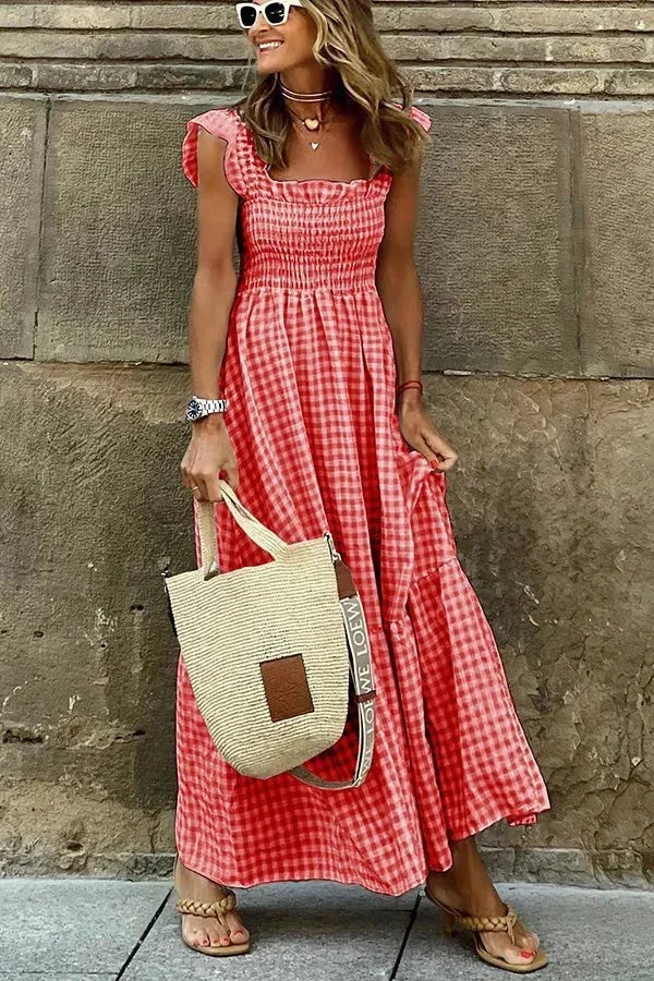 Robe longue femme rouge à carreaux avec manches volantées, col carré, en coton léger, parfaite pour un look décontracté.