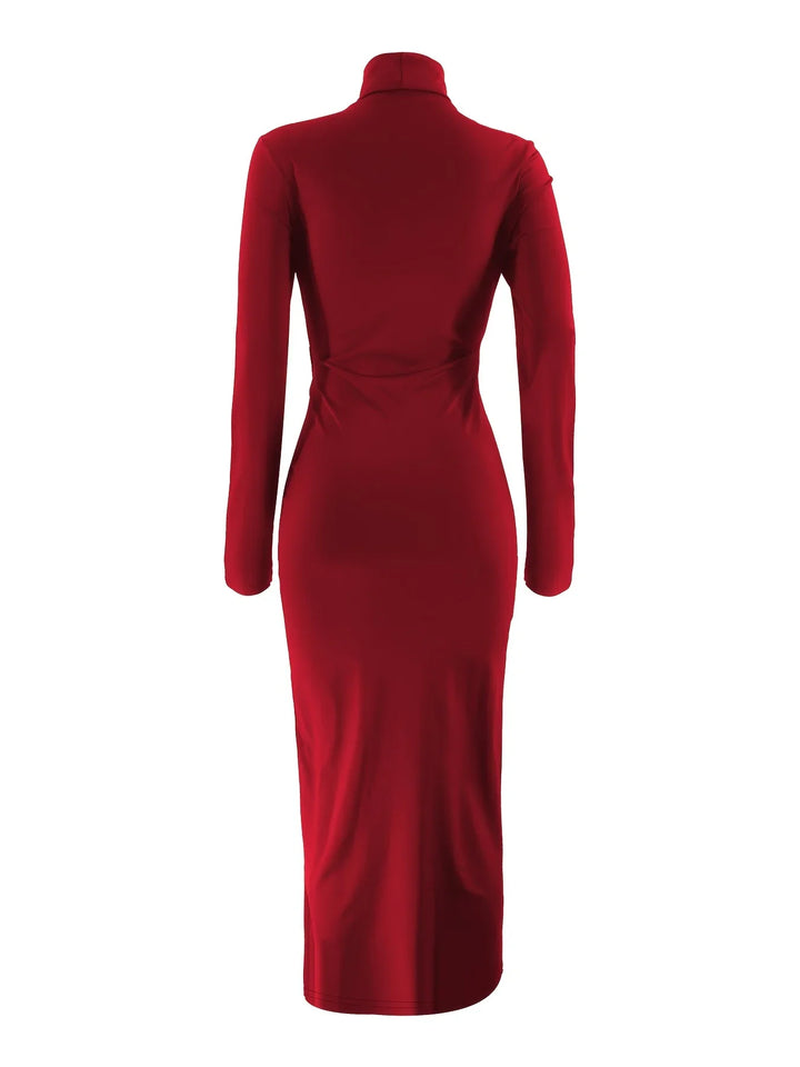 Robe longue femme col haut en satin, avec une silhouette fluide et des détails élégants pour soirées et événements spéciaux.
