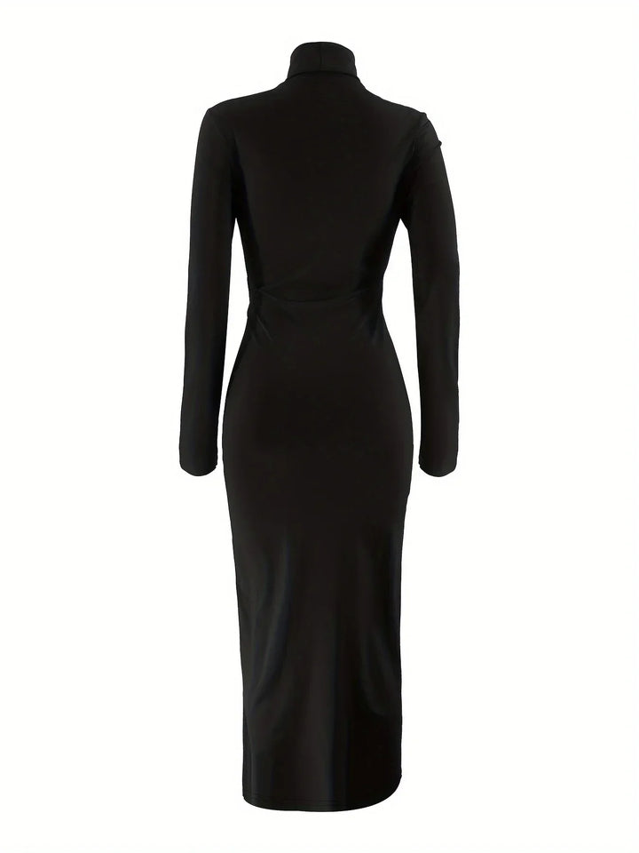 Robe longue femme en tissu léger, col haut élégant, idéale pour soirées et événements, avec une coupe flatteuse.