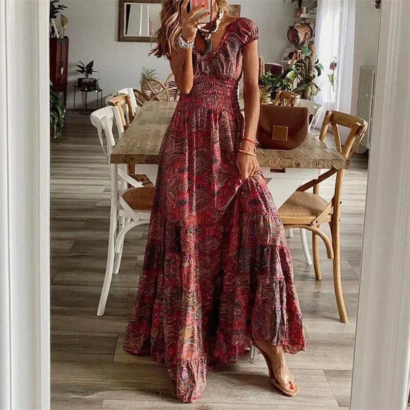 Robe longue rouge à manches courtes, en coton léger, avec volants élégants et une coupe décontractée pour un look quotidien.