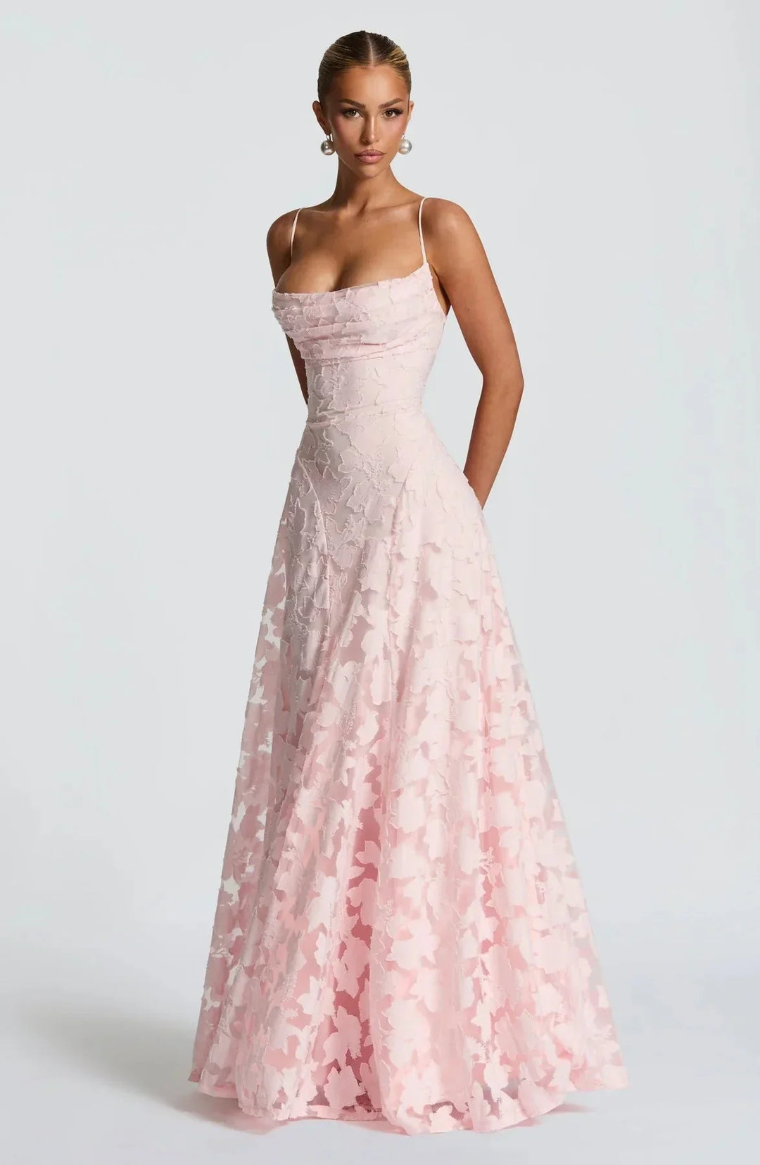 Robe longue femme florale sans manches en coton léger, avec un motif de fleurs colorées et une coupe fluide idéale pour…