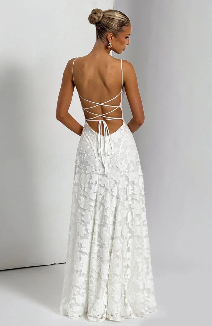 Robe longue sans manches avec motif floral, en coton léger, parfaite pour les journées d'été.