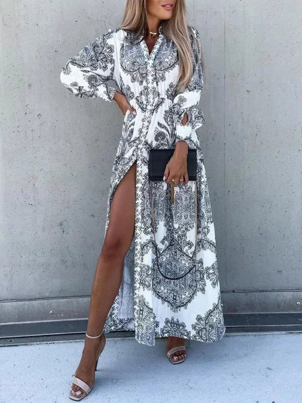 Robe longue gris femme avec imprimé, fente haute et col V, en tissu léger pour un look élégant et confortable.