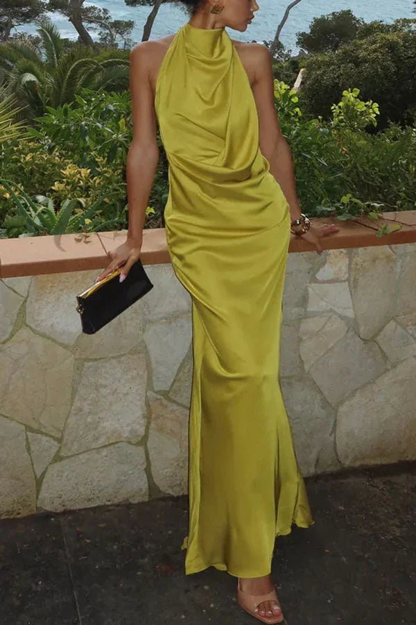 Robe longue femme jaune citron en chiffon, col drapé et coupe fluide, idéale pour les occasions estivales.