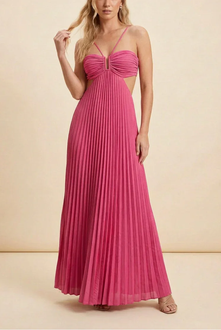 Robe longue femme plissée, dos nu avec tissu léger et fluide, idéale pour les occasions estivales.