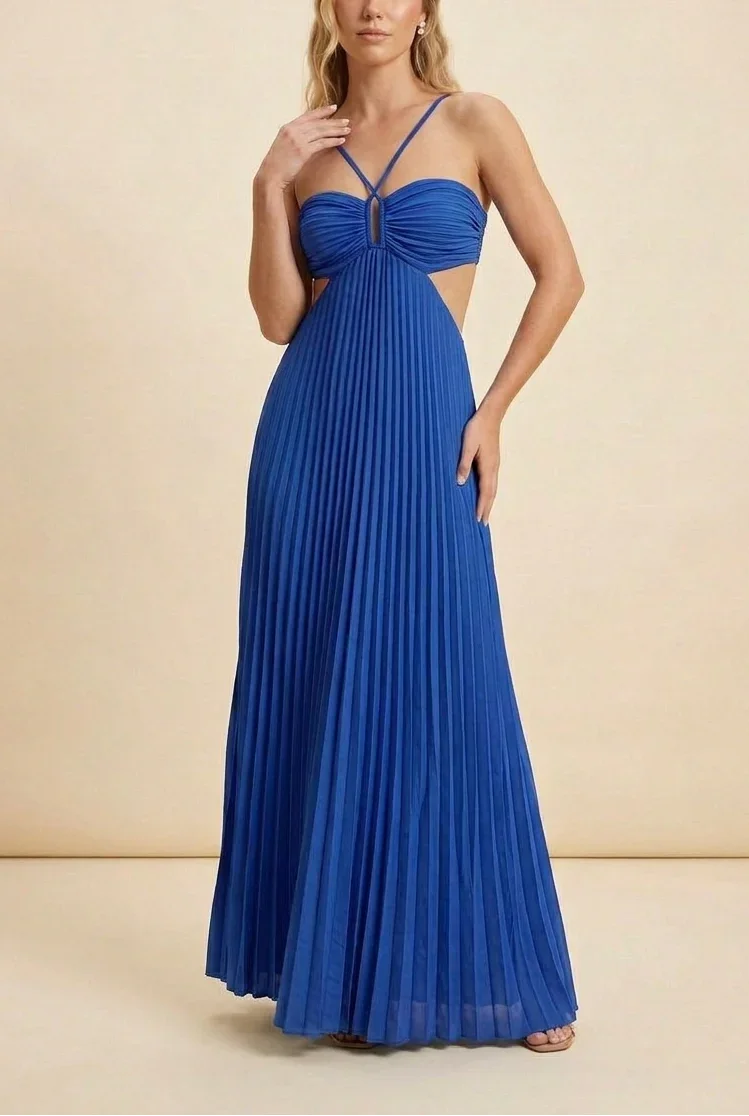 Robe longue navy plissee à dos nu en tissu léger, idéale pour les occasions estivales et les soirées décontractées.
