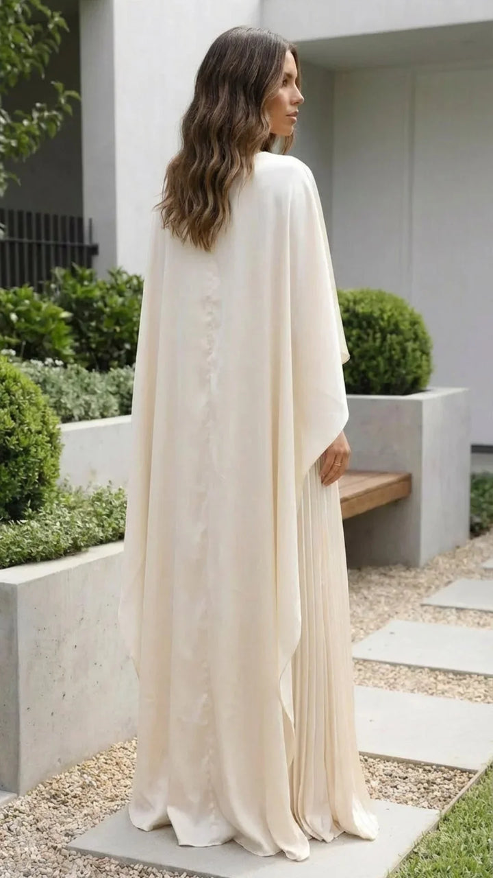 Robe longue plissée pour femme, avec manches cape élégantes en tissu léger et fluide, idéale pour des occasions…
